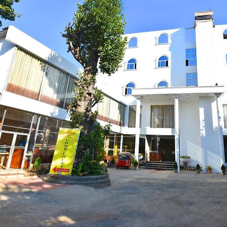 Capitalcity Hotel 巴杜勒 外观 照片